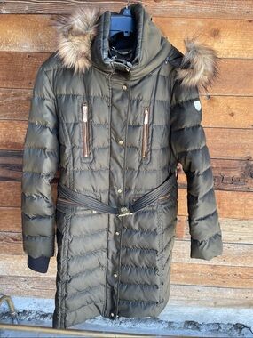 Vince Camuto Women’s XL Down Puffer Coat Olive Green Faux Fur Hood Belted Down